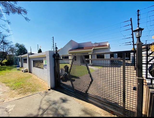 4 BEDROOM HOUSE FOR SALE IN KIBLER PARK